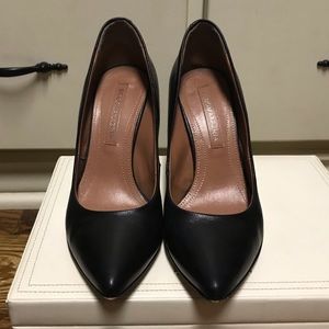 BCBG Classic Heidi Pump